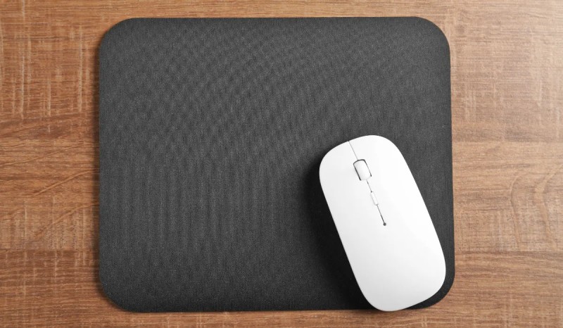 So verbinden Sie eine drahtlose Maus mit Ihrem PC oder Laptop